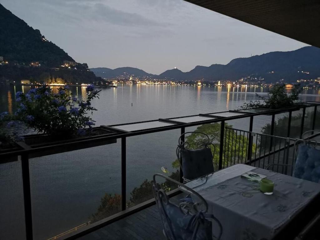 Lakeviewcabin - King Room With Balcony 科莫 外观 照片