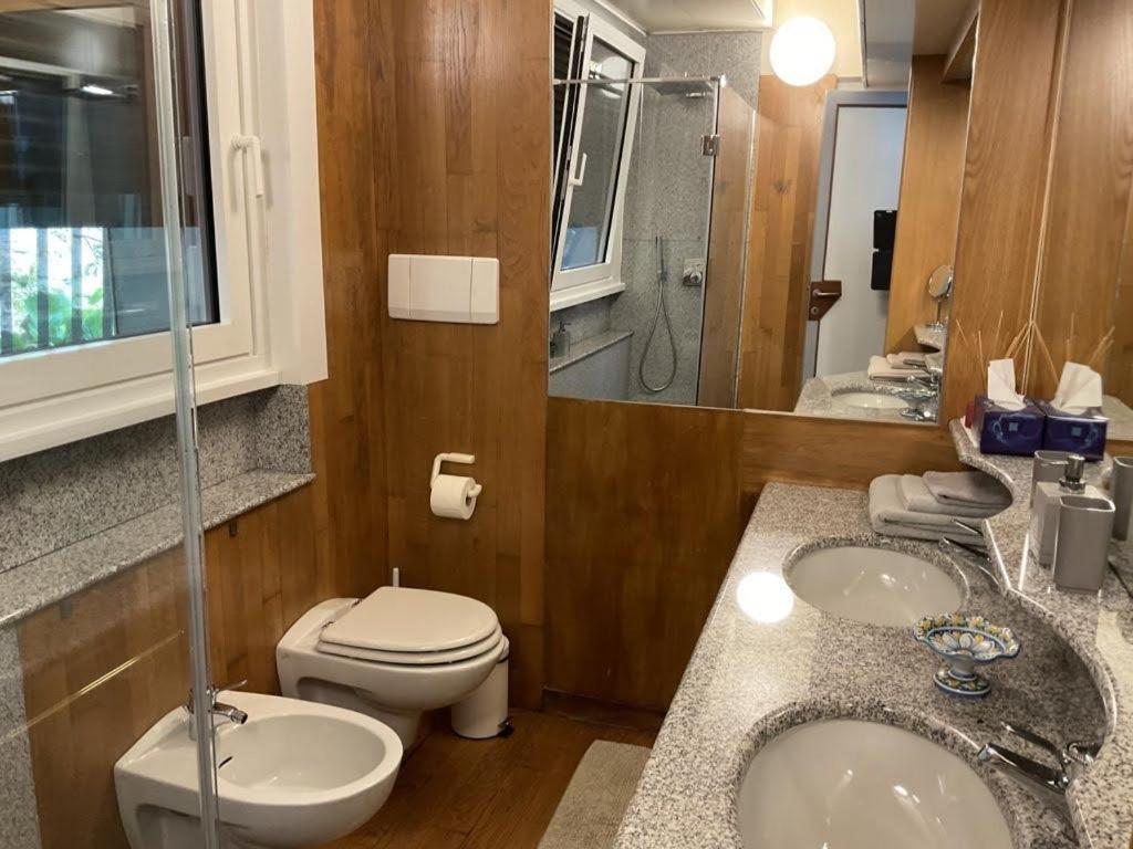 Lakeviewcabin - King Room With Balcony 科莫 外观 照片