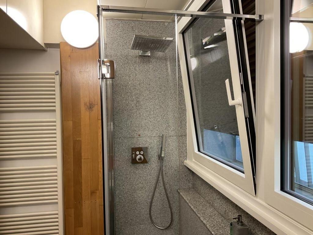 Lakeviewcabin - King Room With Balcony 科莫 外观 照片